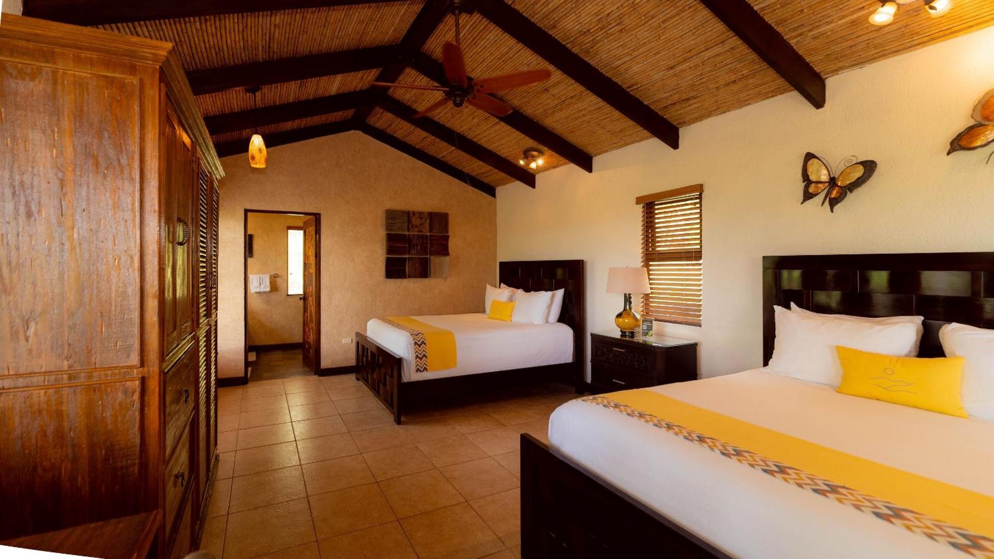 Buena Vista Chic Hotel Pilas Oda fotoğraf